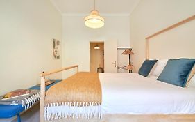 Charming 3Br Apt W/ Patio, By Timecooler
